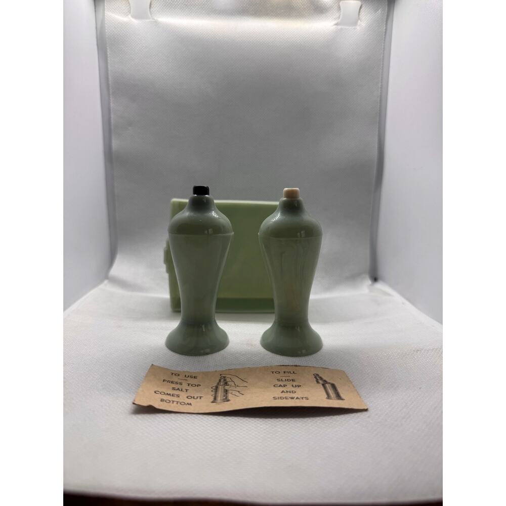 Vintage Carvanite Salt & Pepper Shaker Set in Jadeite Green — Mid-Century Modern